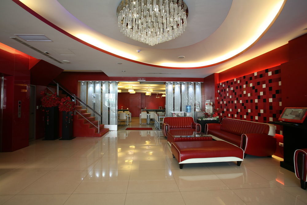 Military 75 Hotel Тайчжун Экстерьер фото